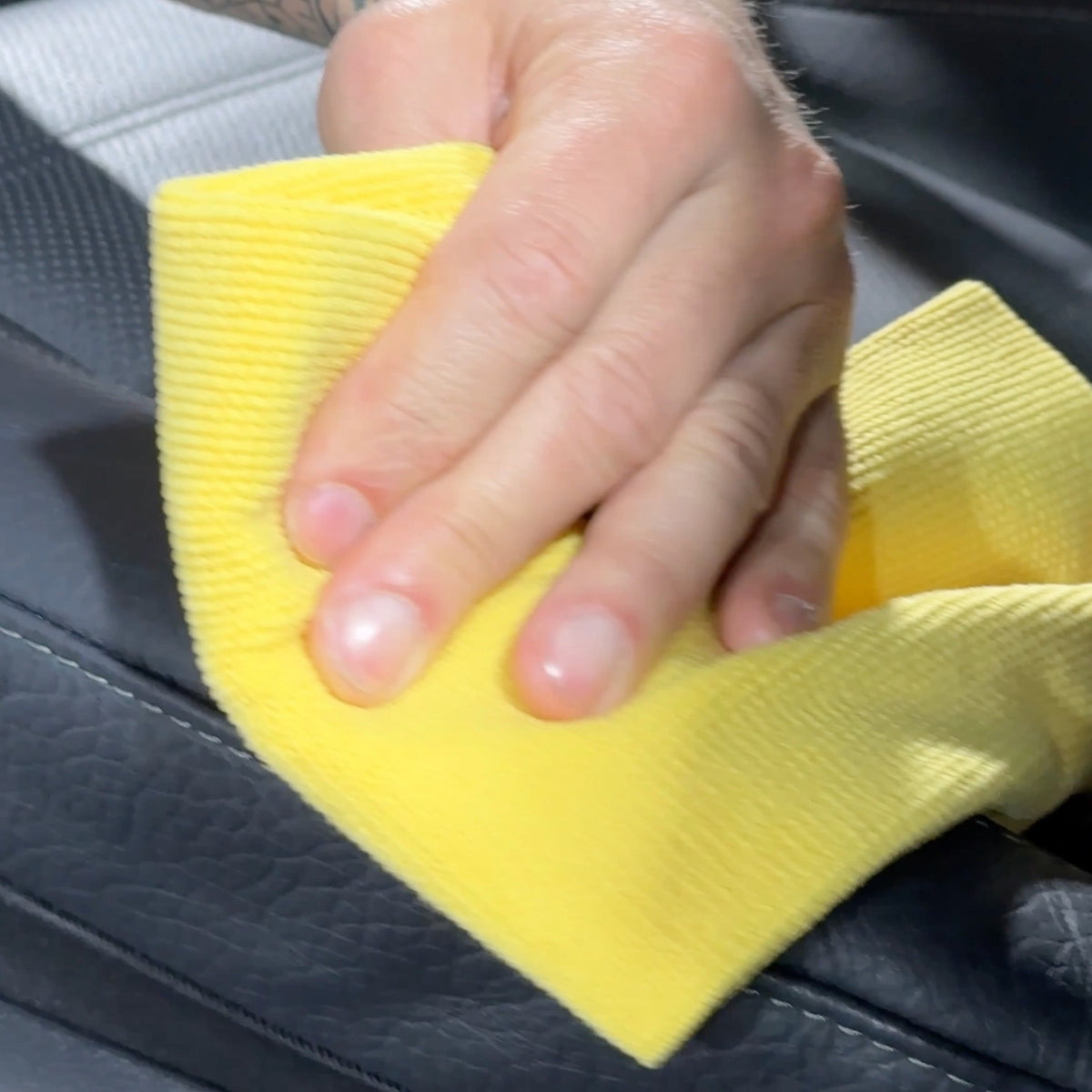 Leather Seat Care & Sealing Kit – Clean & Protect | Swissvax