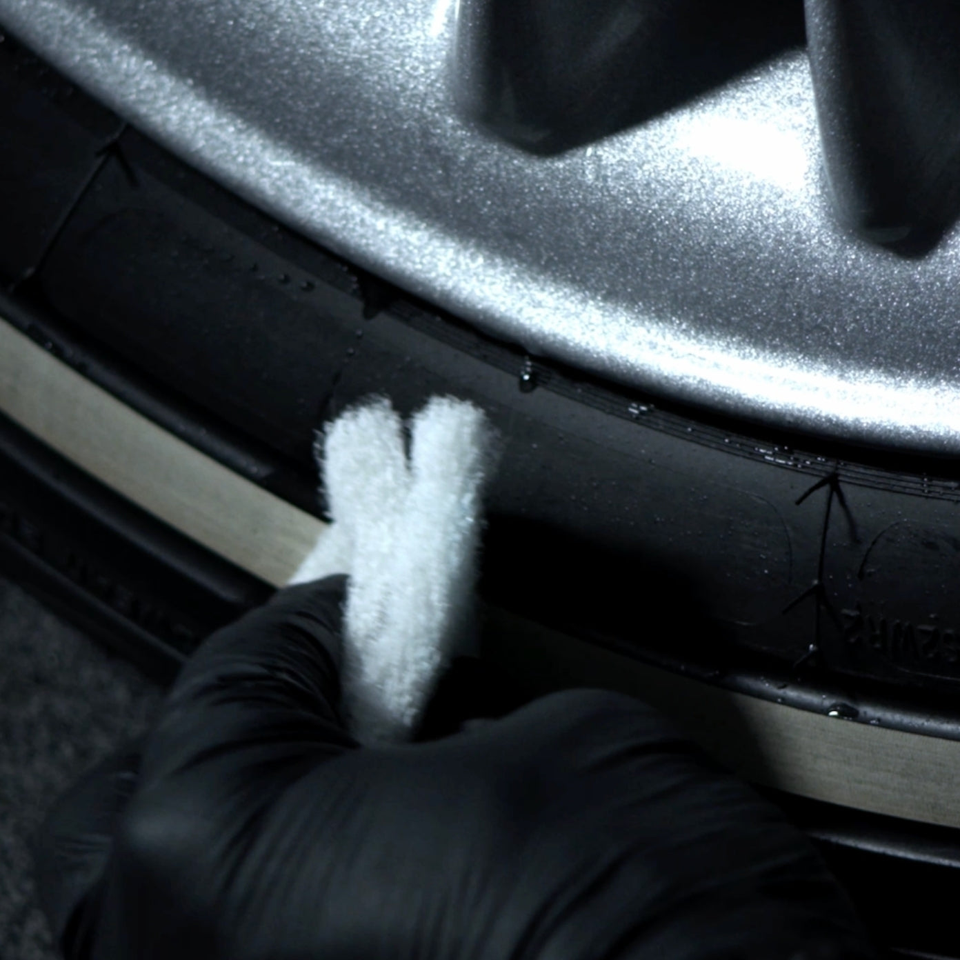 White Wall Tire Cleaner – Pneu White | Swissvax – Swissvax US